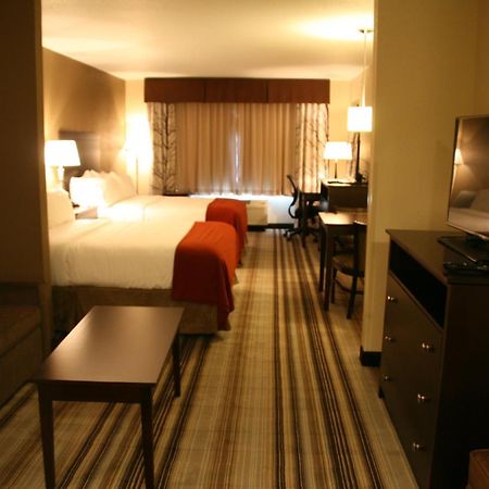 Holiday Inn Express & Suites Nevada By Ihg Exterior foto