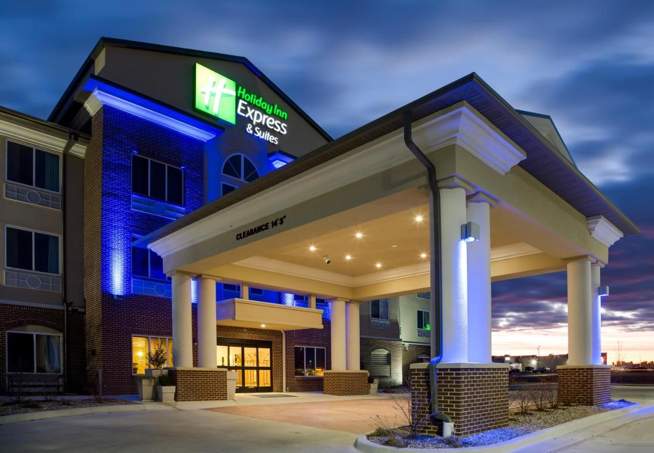 Holiday Inn Express & Suites Nevada By Ihg Exterior foto