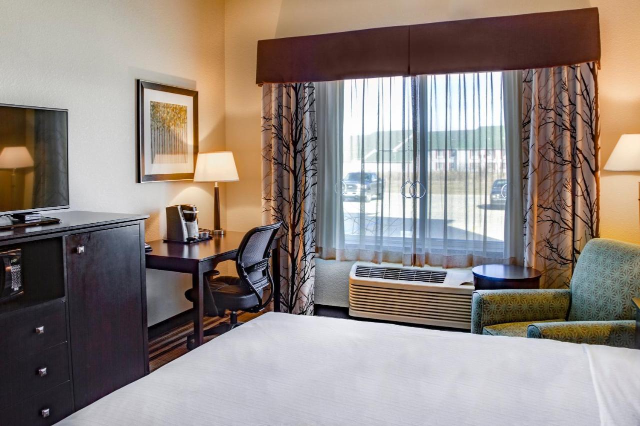 Holiday Inn Express & Suites Nevada By Ihg Exterior foto