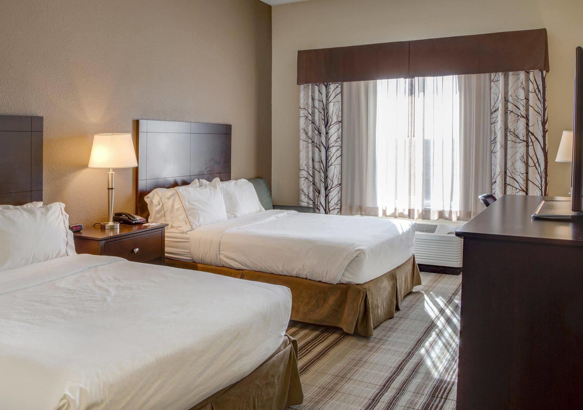 Holiday Inn Express & Suites Nevada By Ihg Exterior foto