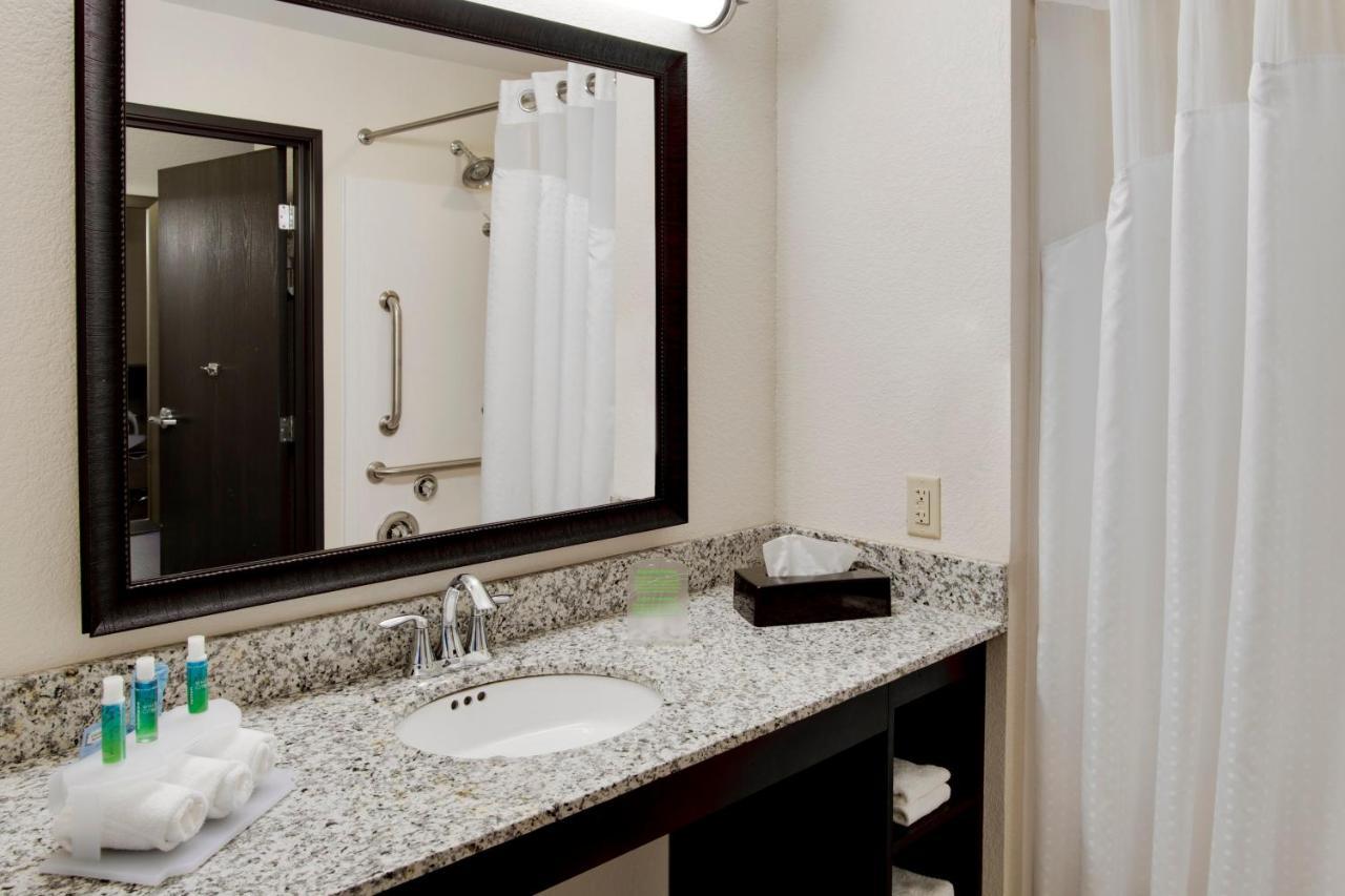 Holiday Inn Express & Suites Nevada By Ihg Exterior foto